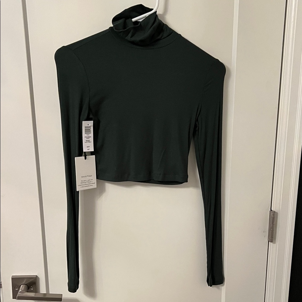 Aritzia freshman crop tops x 2 - Picture 3 of 5